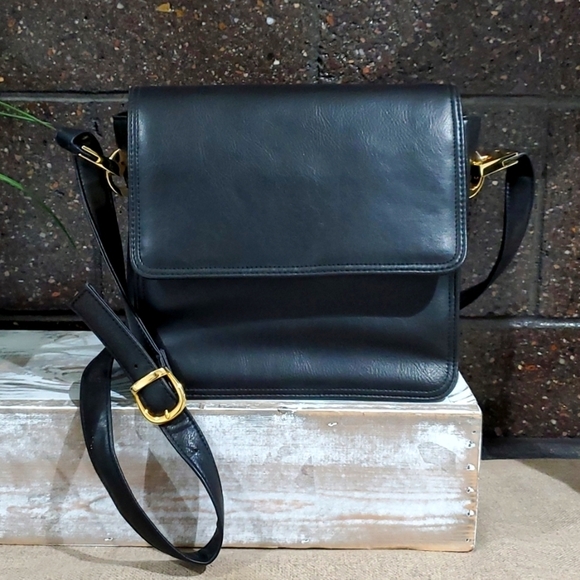JENNIFER MOORE BLACK PURSE WITH GOLD HARDWARE - Picture 1 of 10